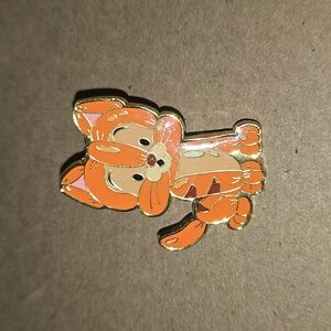 Disney Loungefly Oliver Pin